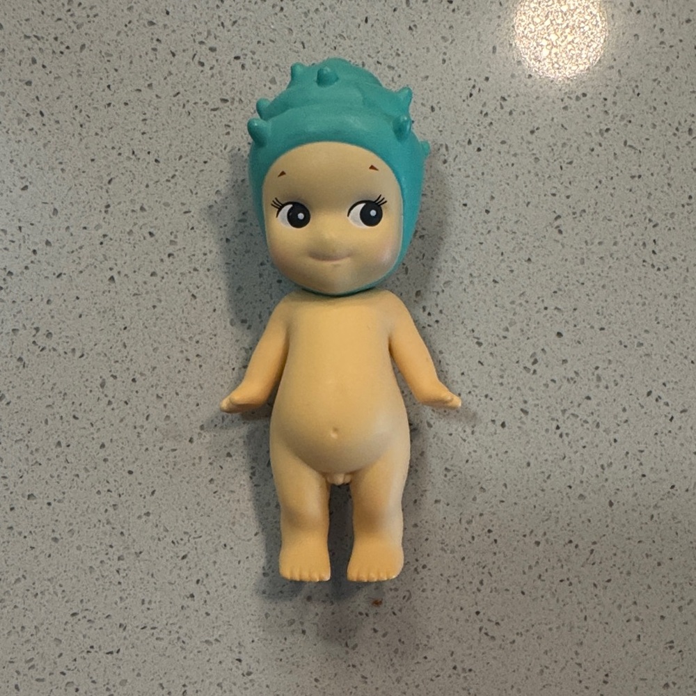 Adorable shell authentic Sonny angel